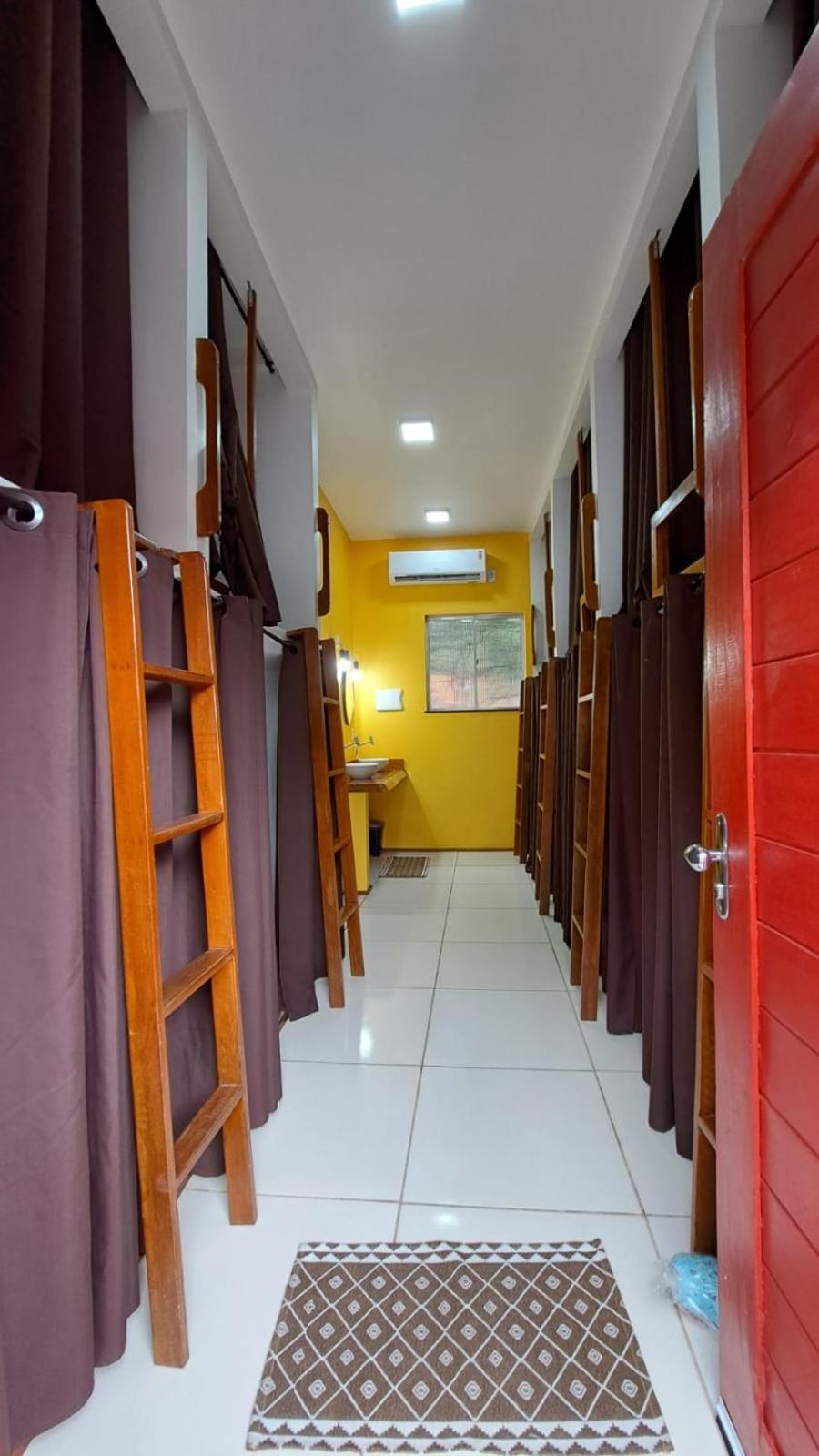Flor De Ipe Capsule hotel *